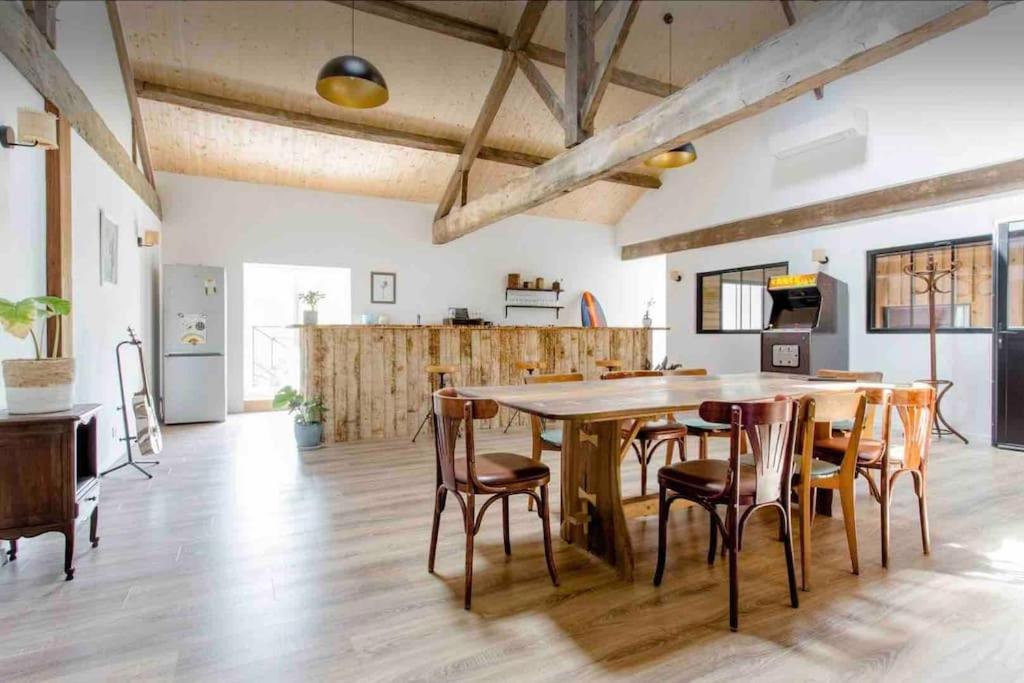 Surf, Skate And Wine House. Casa de Férias *